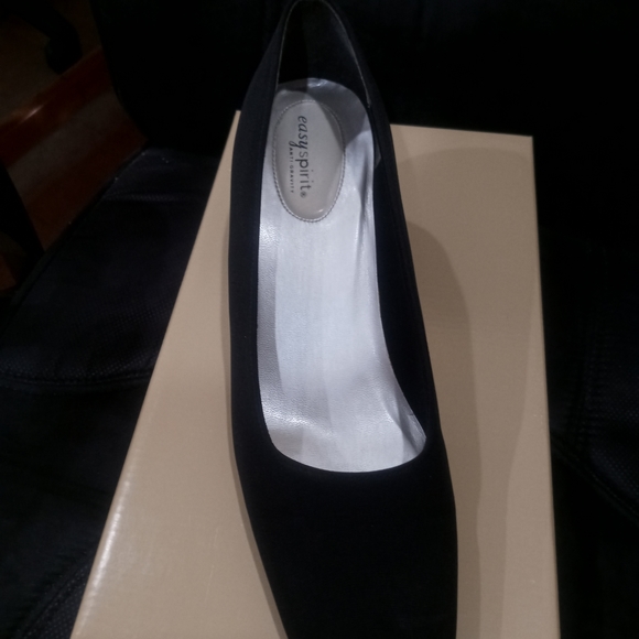 Easy Spirit Anti•Gravity ESFAWN Heels - Picture 2 of 5